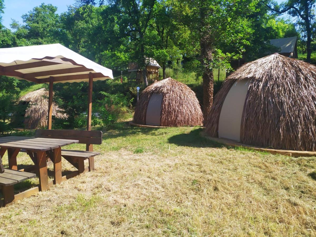 Camping Domaine De Senaud Albon Exterior photo