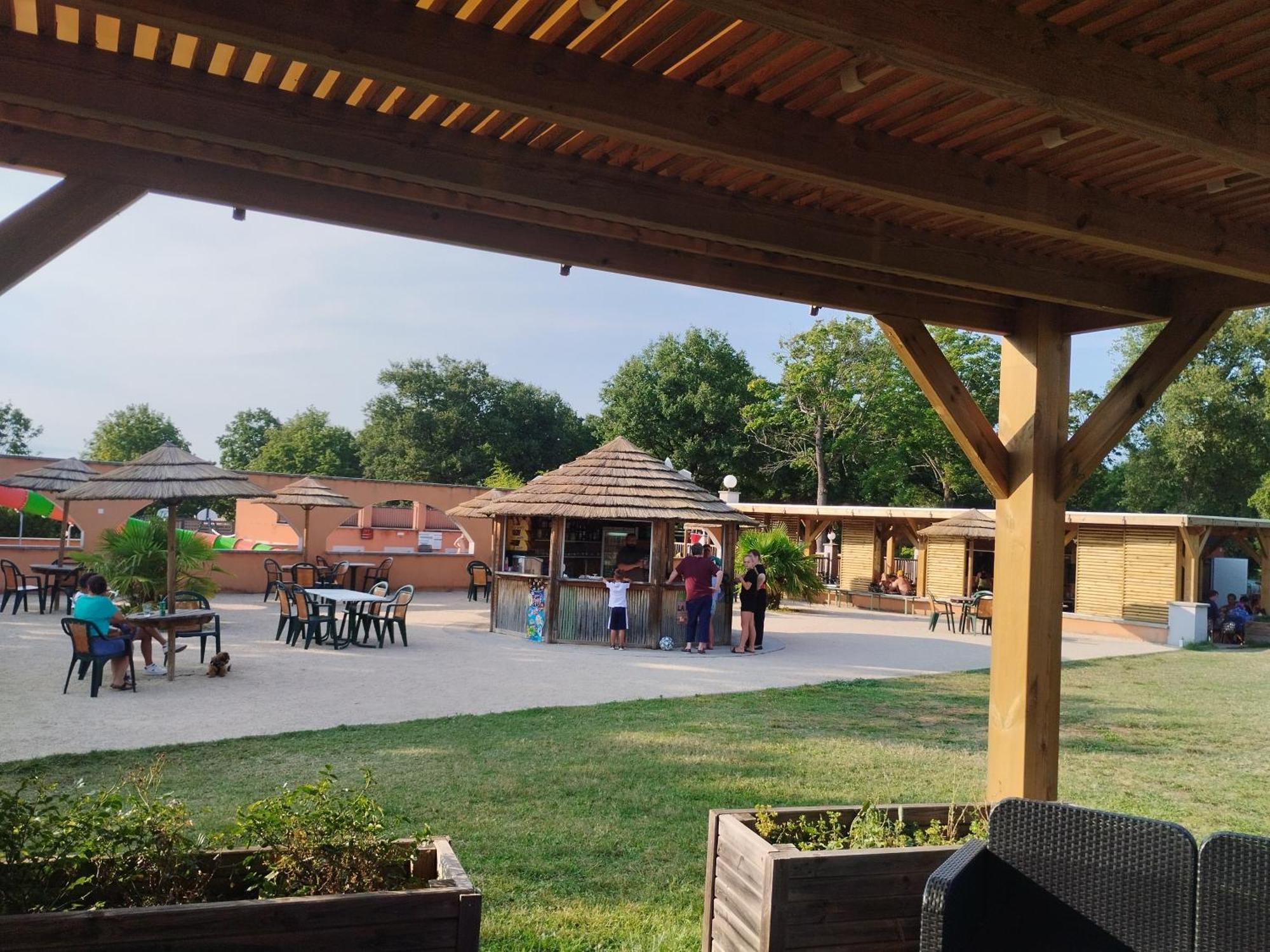 Camping Domaine De Senaud Albon Exterior photo